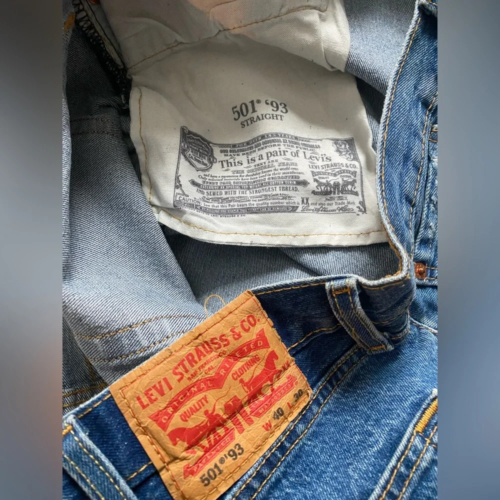 Levi's 501 '93 Men's Jeans Blue 40x30 Stone Button Fly Distressed Light Wash - Picture 6 of 10